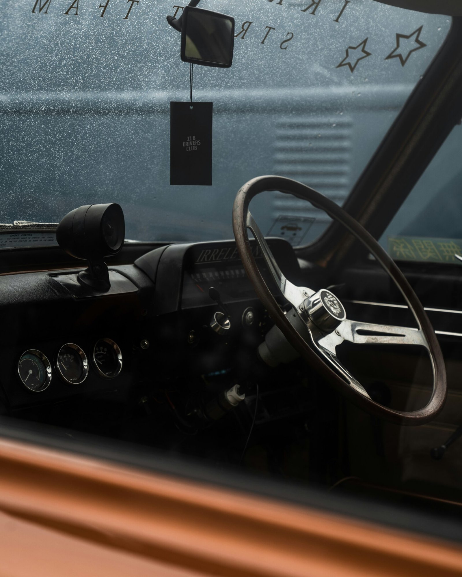Raudonas Mini Cooper su dešiniu vairu – angliško automobilio supirkimas