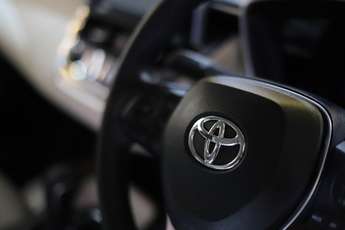 Toyota automobilio vairas ir salono detalės